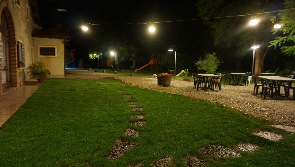 Agriturismo Fior Di Pesco Sommacampagna Exterior foto